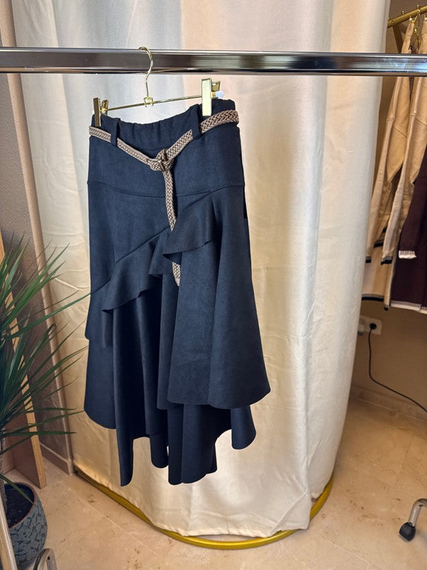 Falda Negra con Volantes y Cinturón